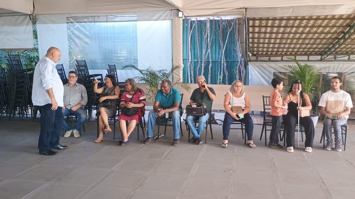 Xandão LeLeCo em roda de conversa com a comunidade